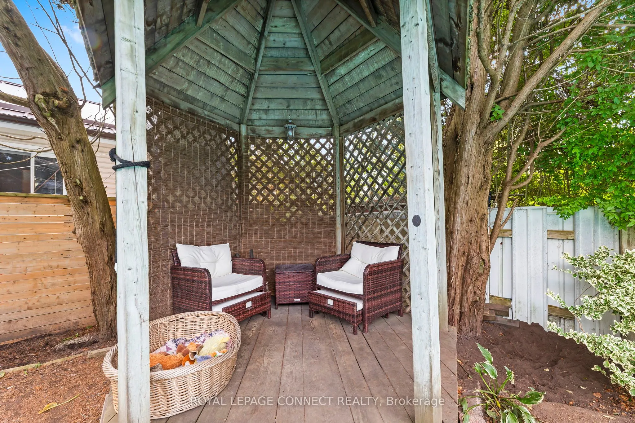 166 Clements Road E