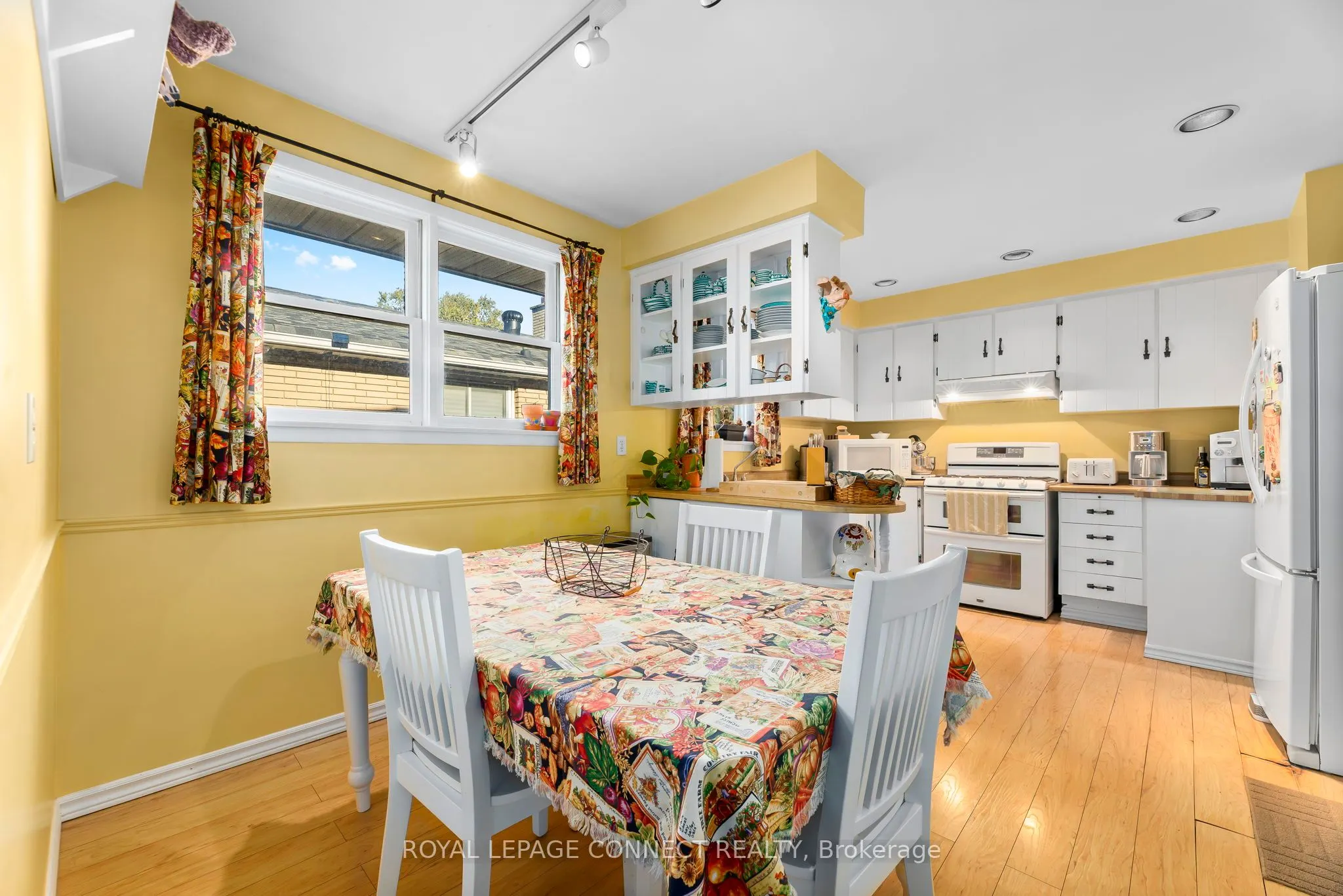 166 Clements Road E