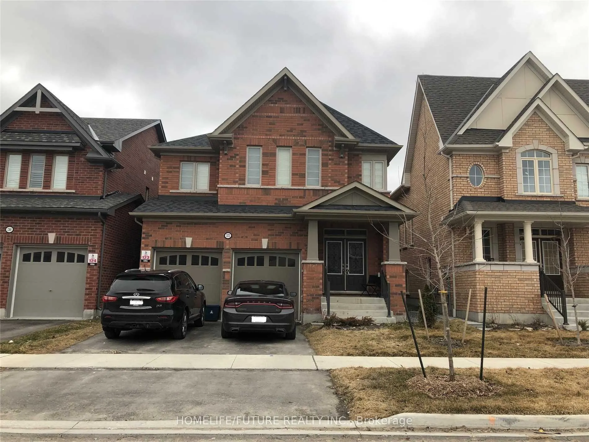 2372 Equestrian Crescent