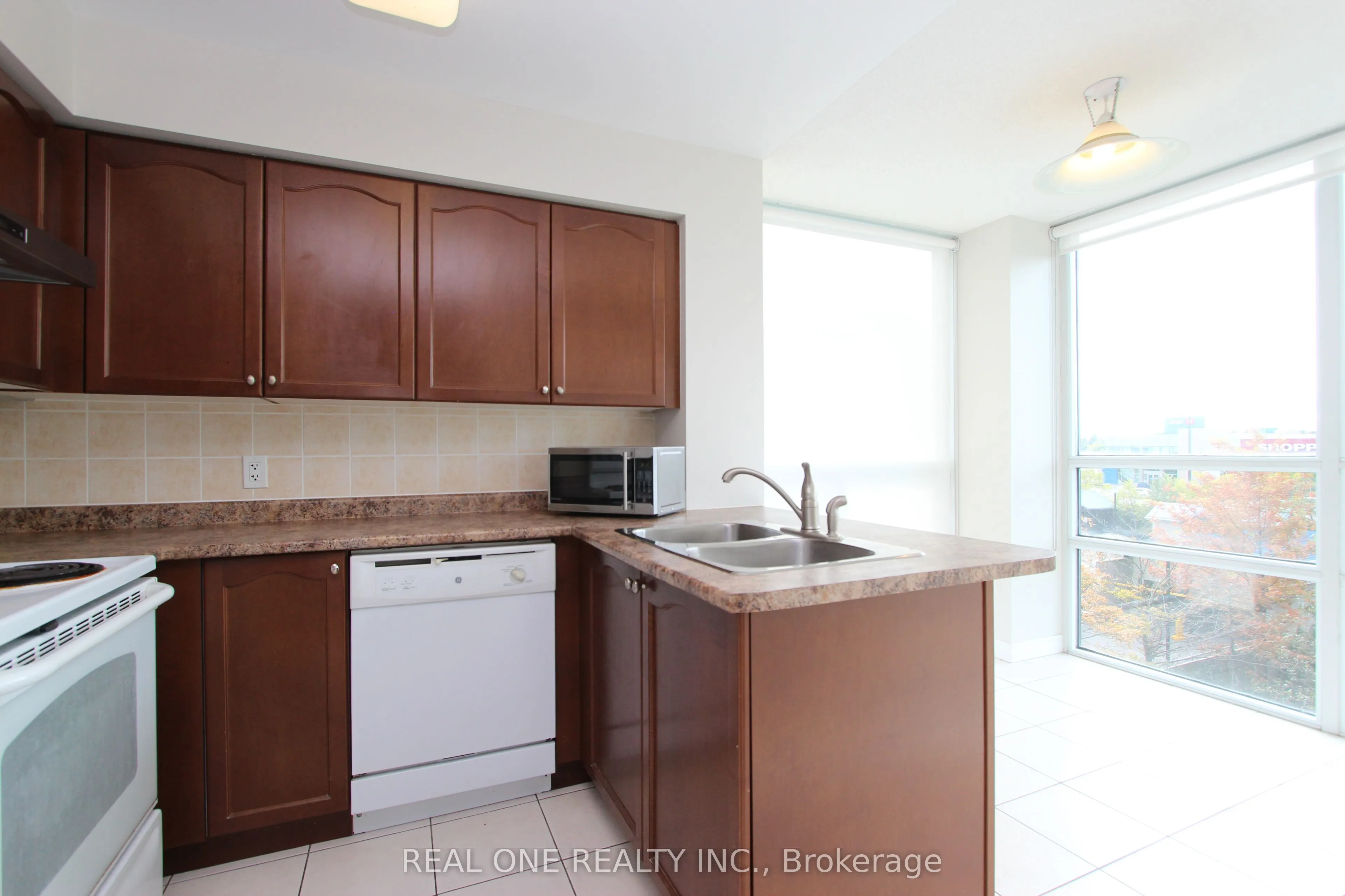 68 Grangeway Avenue, #511