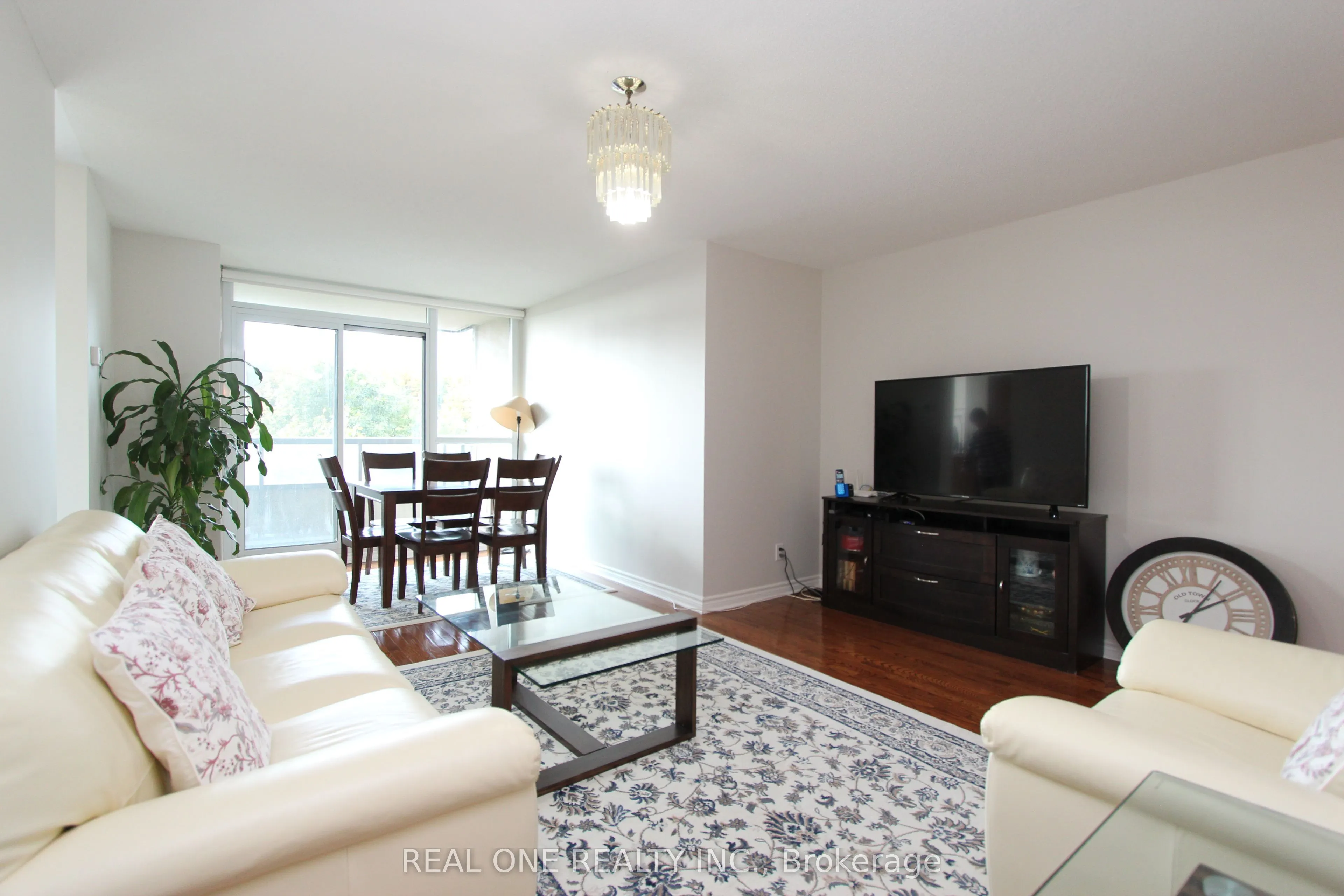 68 Grangeway Avenue, #511