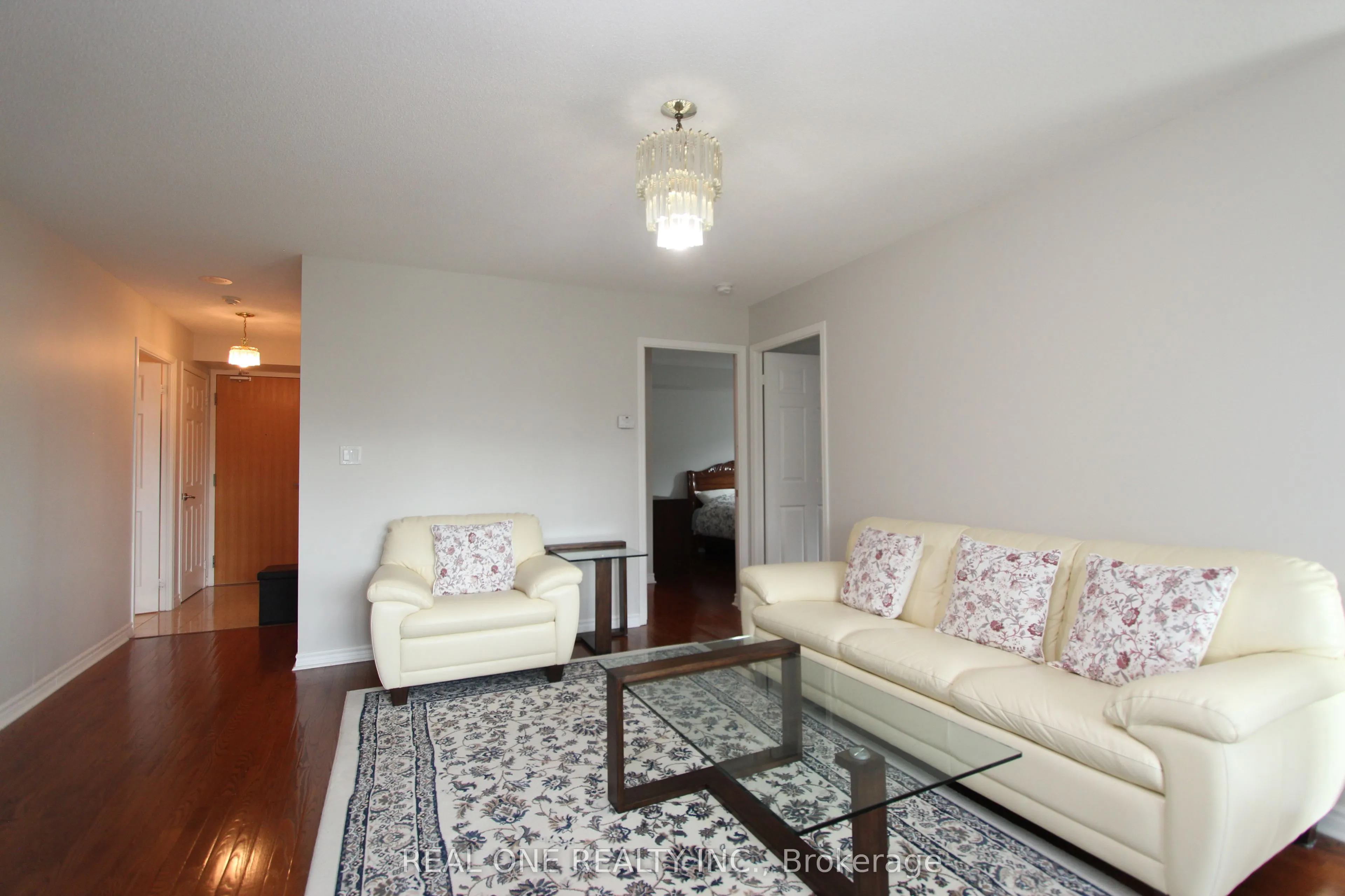 68 Grangeway Avenue, #511