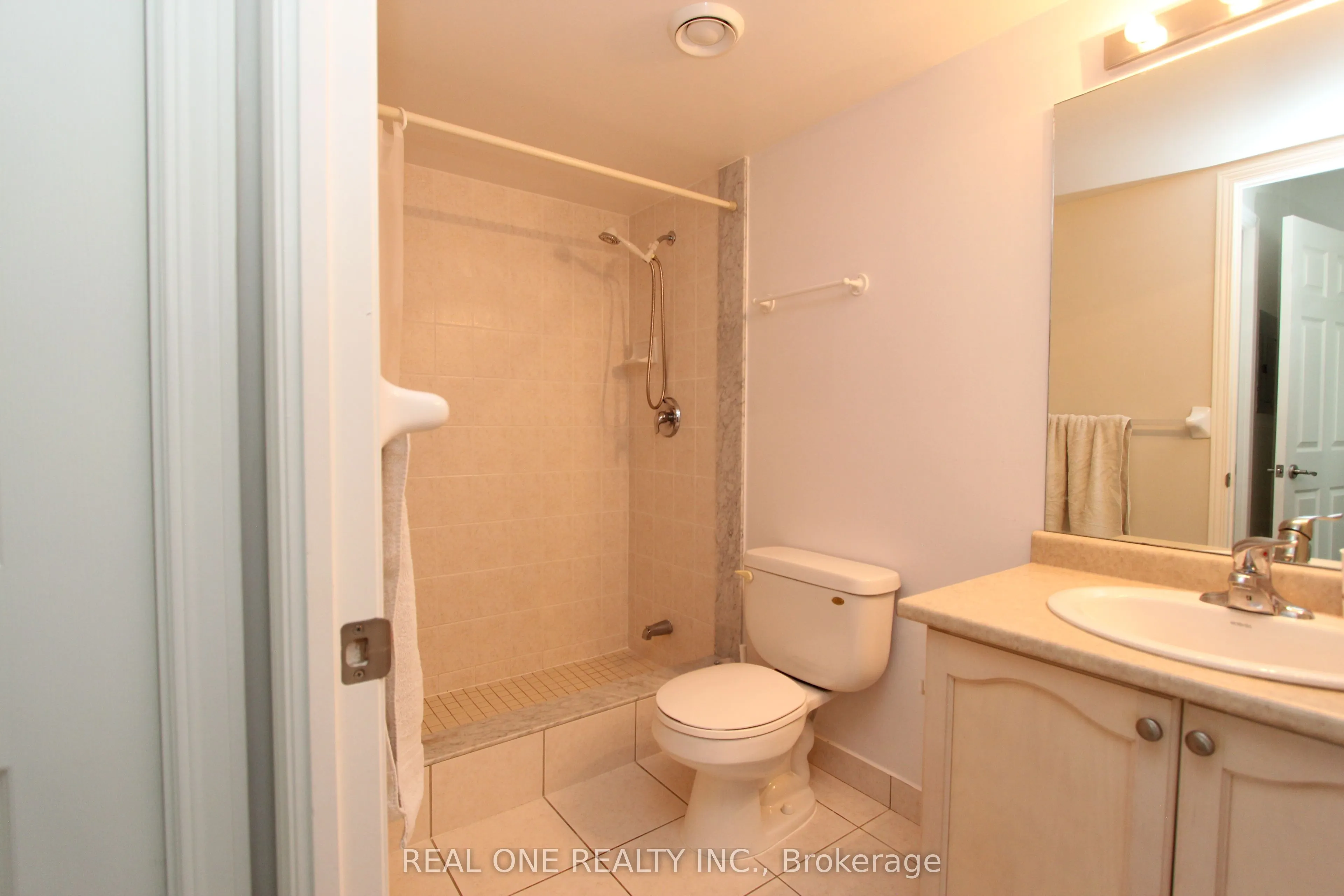68 Grangeway Avenue, #511