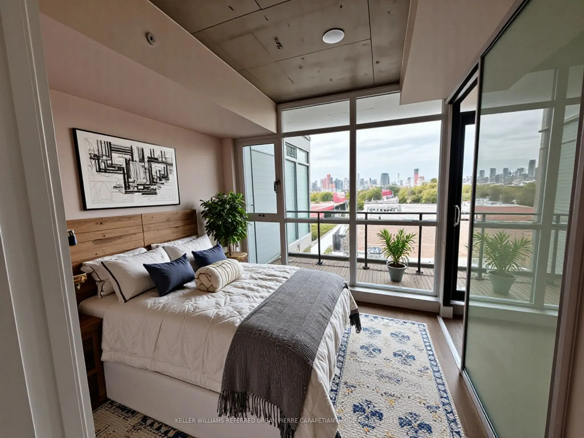 1190 Dundas Street, #721