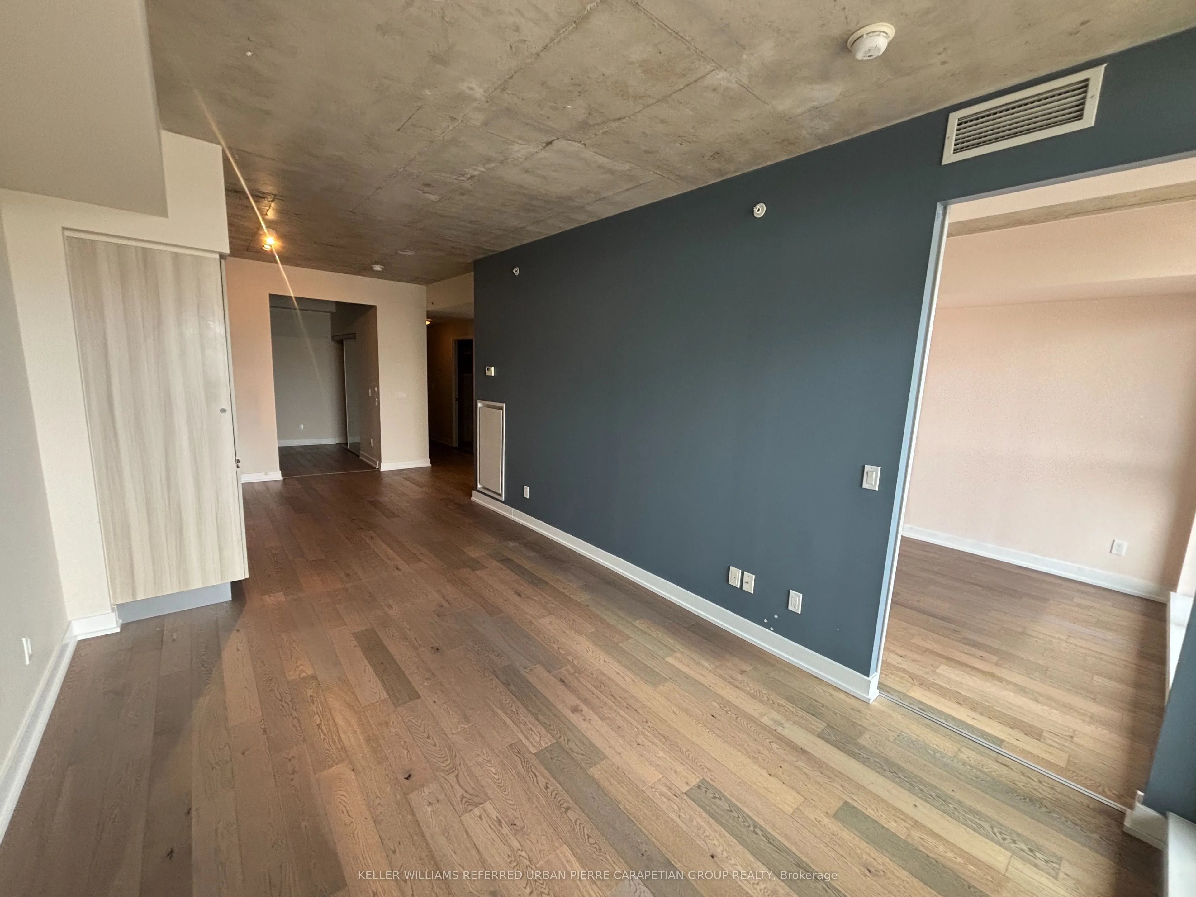 1190 Dundas Street, #721