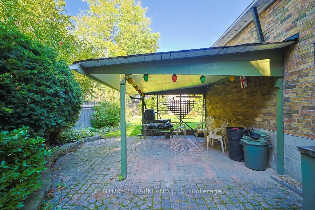 22 Parkview Hill Crescent