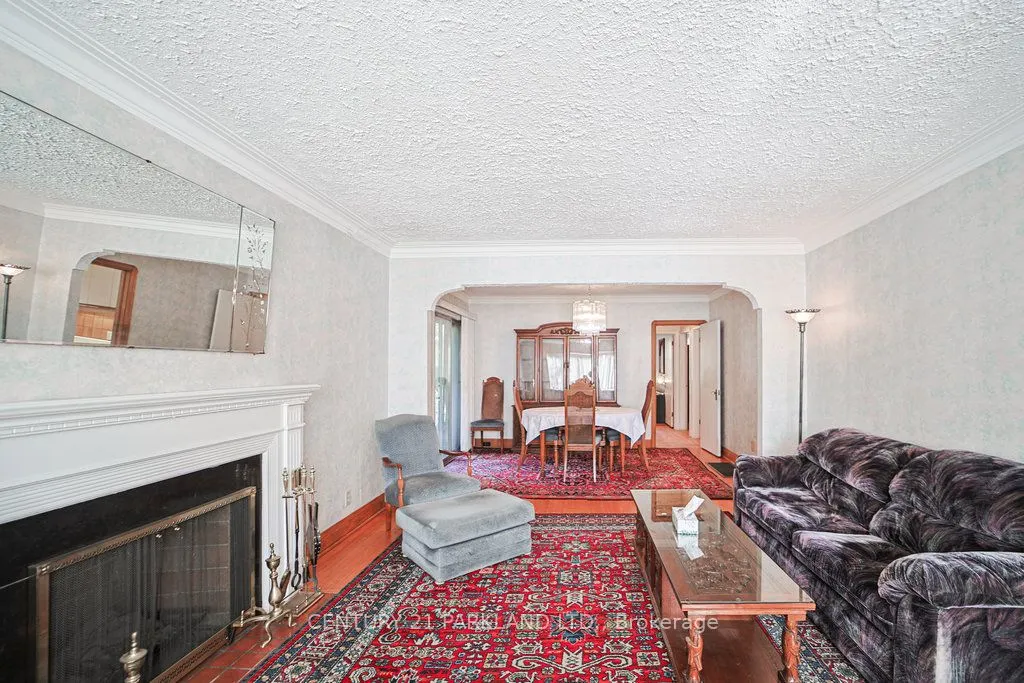 22 Parkview Hill Crescent