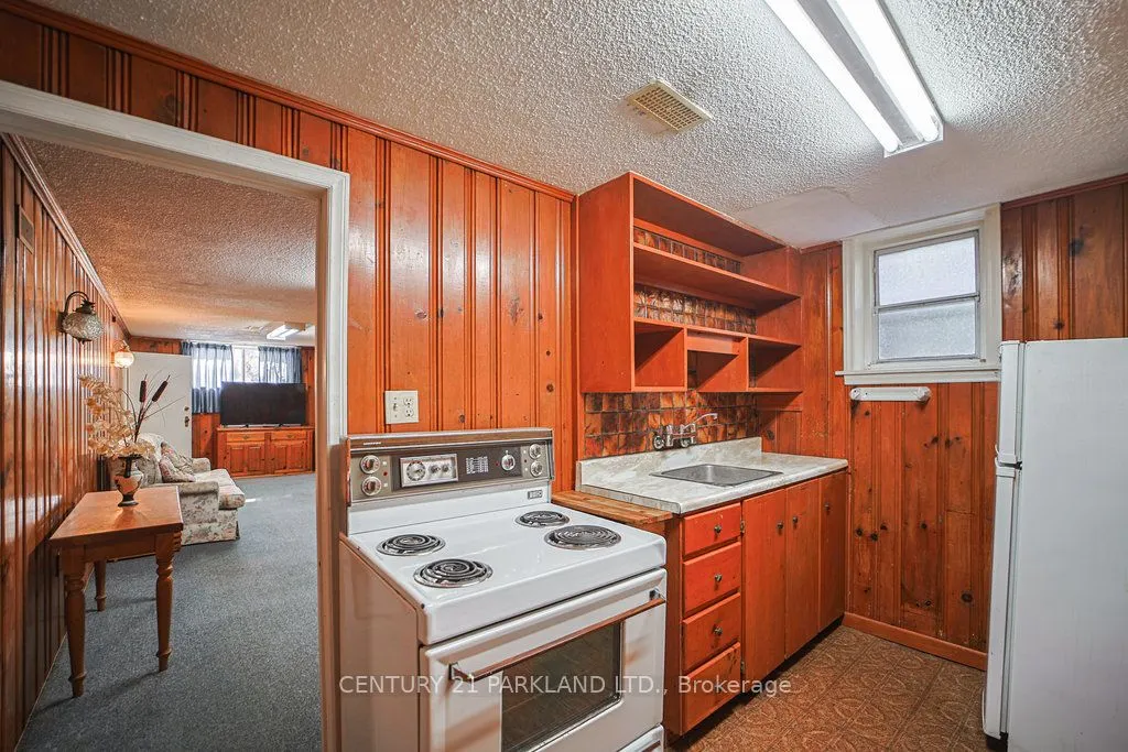 22 Parkview Hill Crescent