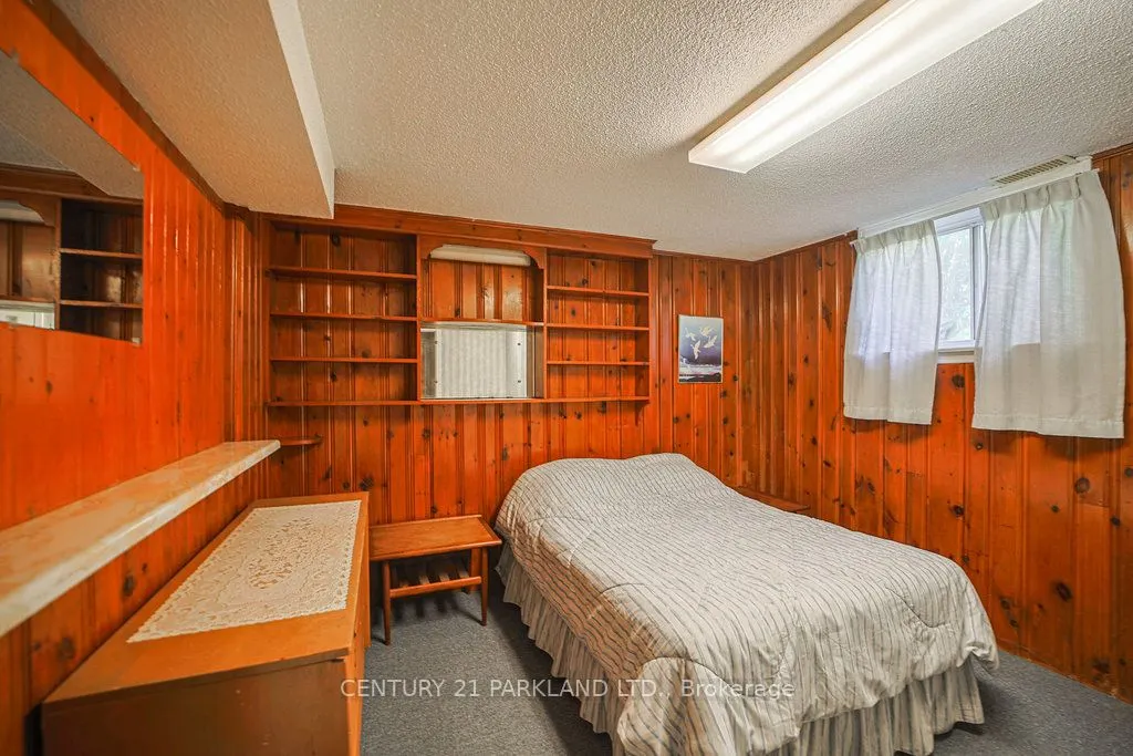 22 Parkview Hill Crescent