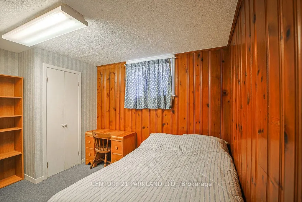22 Parkview Hill Crescent