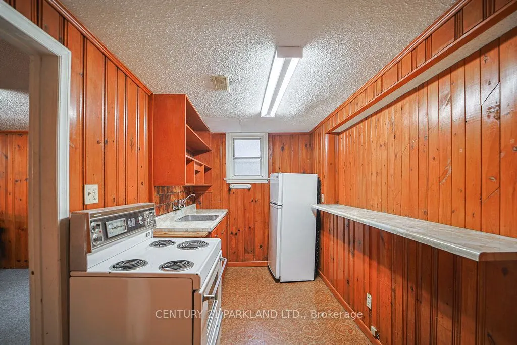 22 Parkview Hill Crescent