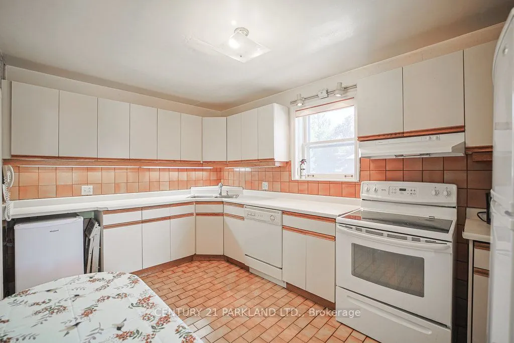22 Parkview Hill Crescent