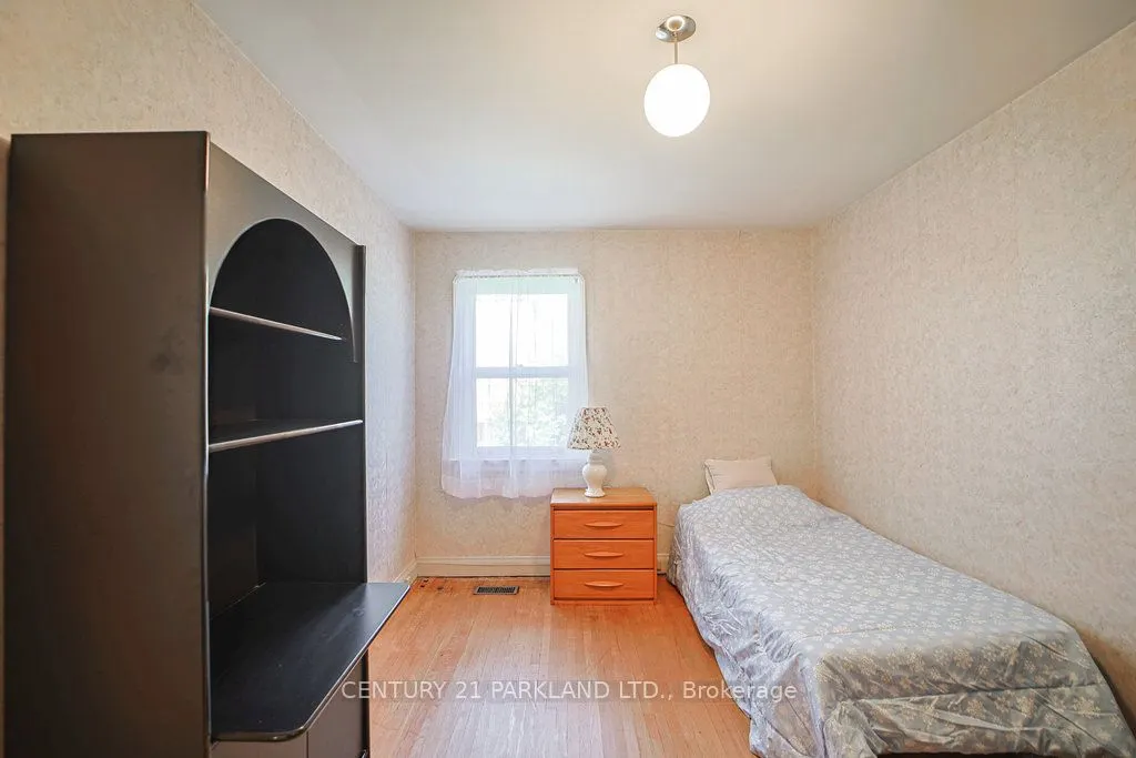 22 Parkview Hill Crescent