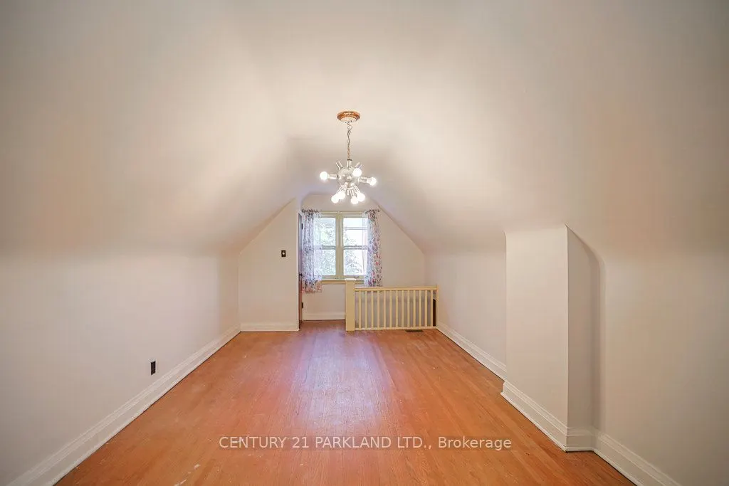 22 Parkview Hill Crescent
