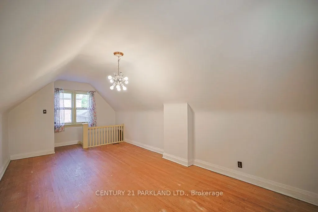 22 Parkview Hill Crescent