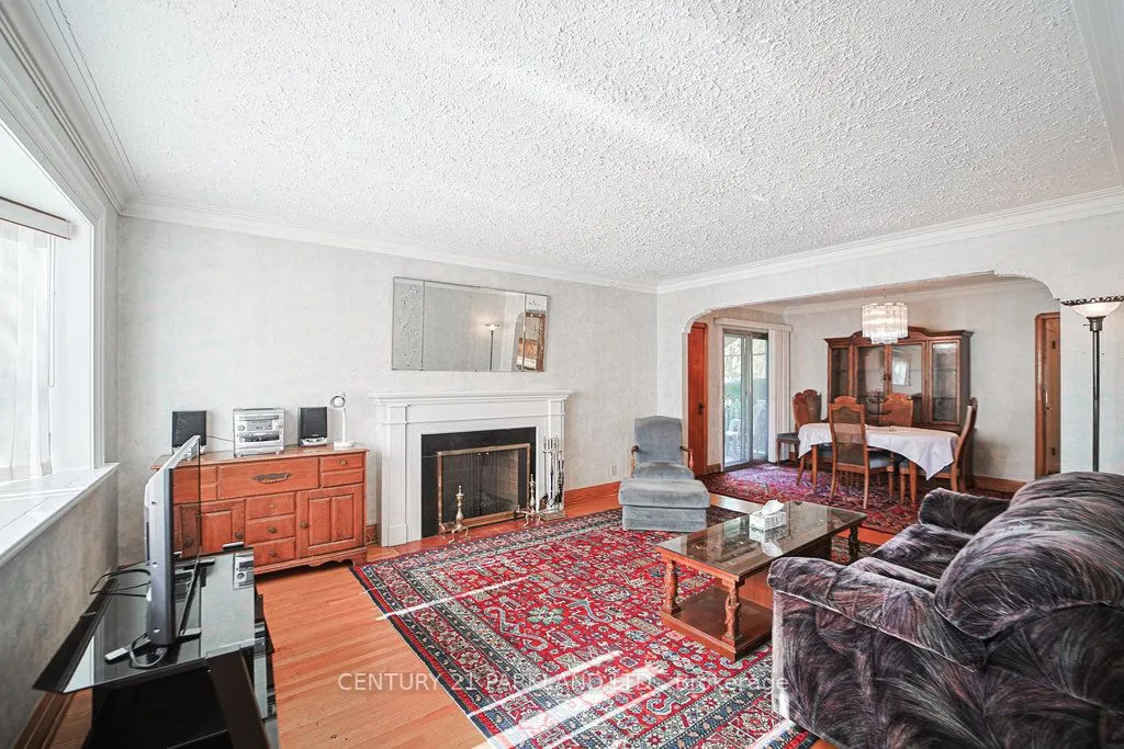 22 Parkview Hill Crescent