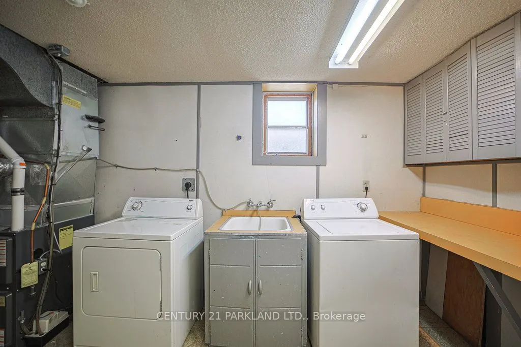 22 Parkview Hill Crescent