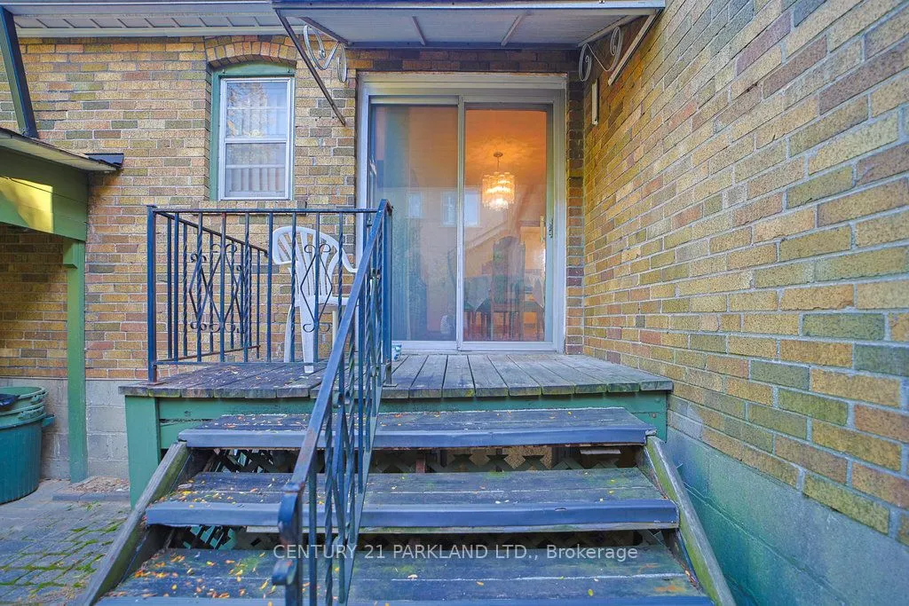 22 Parkview Hill Crescent