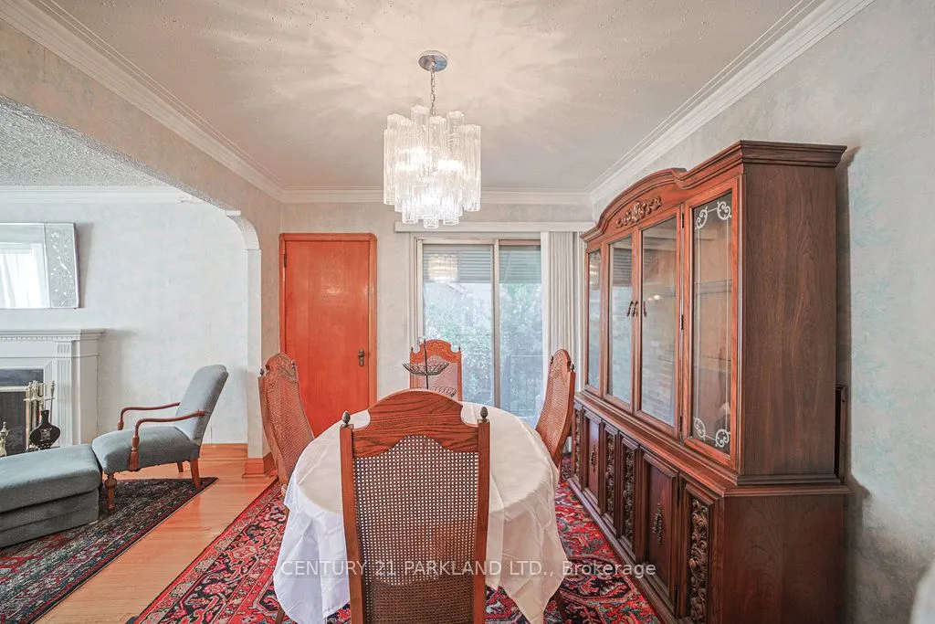 22 Parkview Hill Crescent