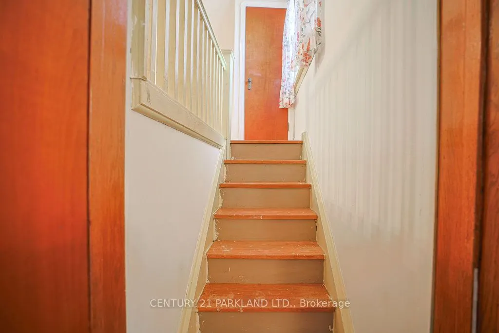 22 Parkview Hill Crescent