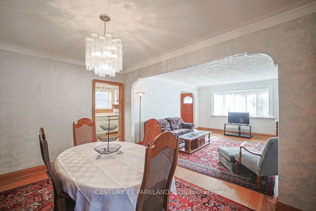 22 Parkview Hill Crescent
