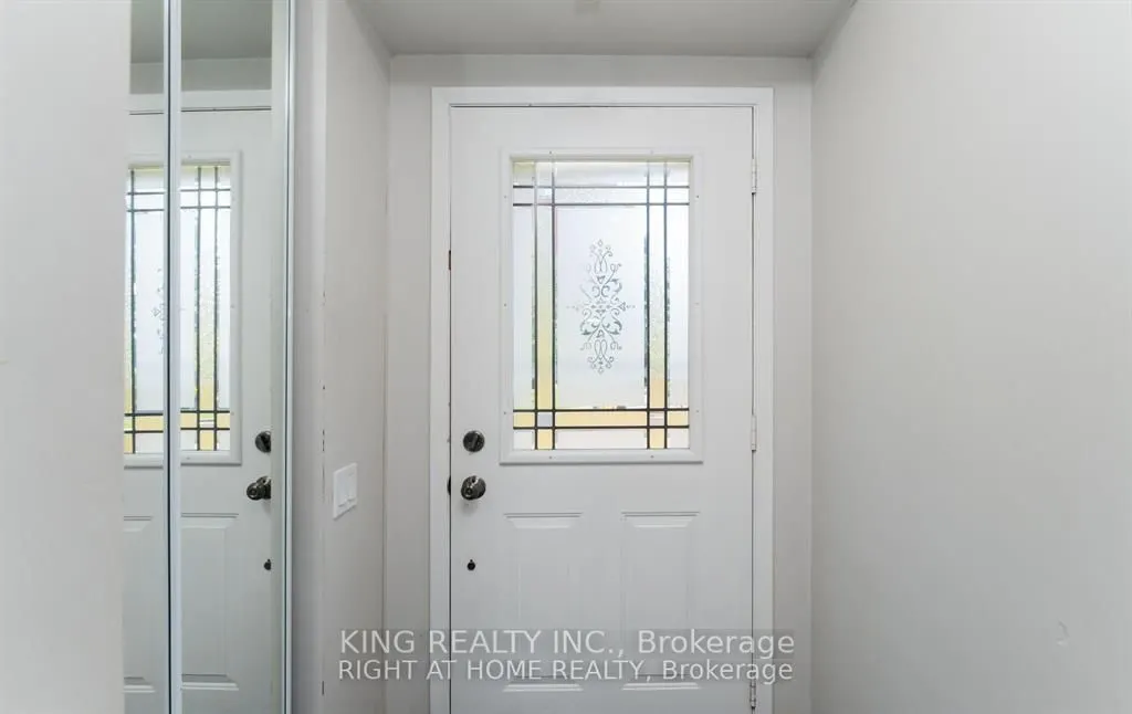 2472 eglinton Avenue E, #19
