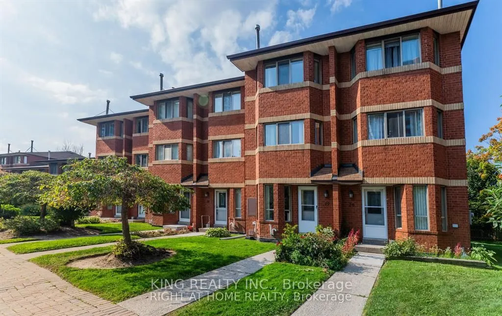 2472 eglinton Avenue E, #19