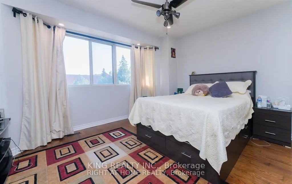 2472 eglinton Avenue E, #19