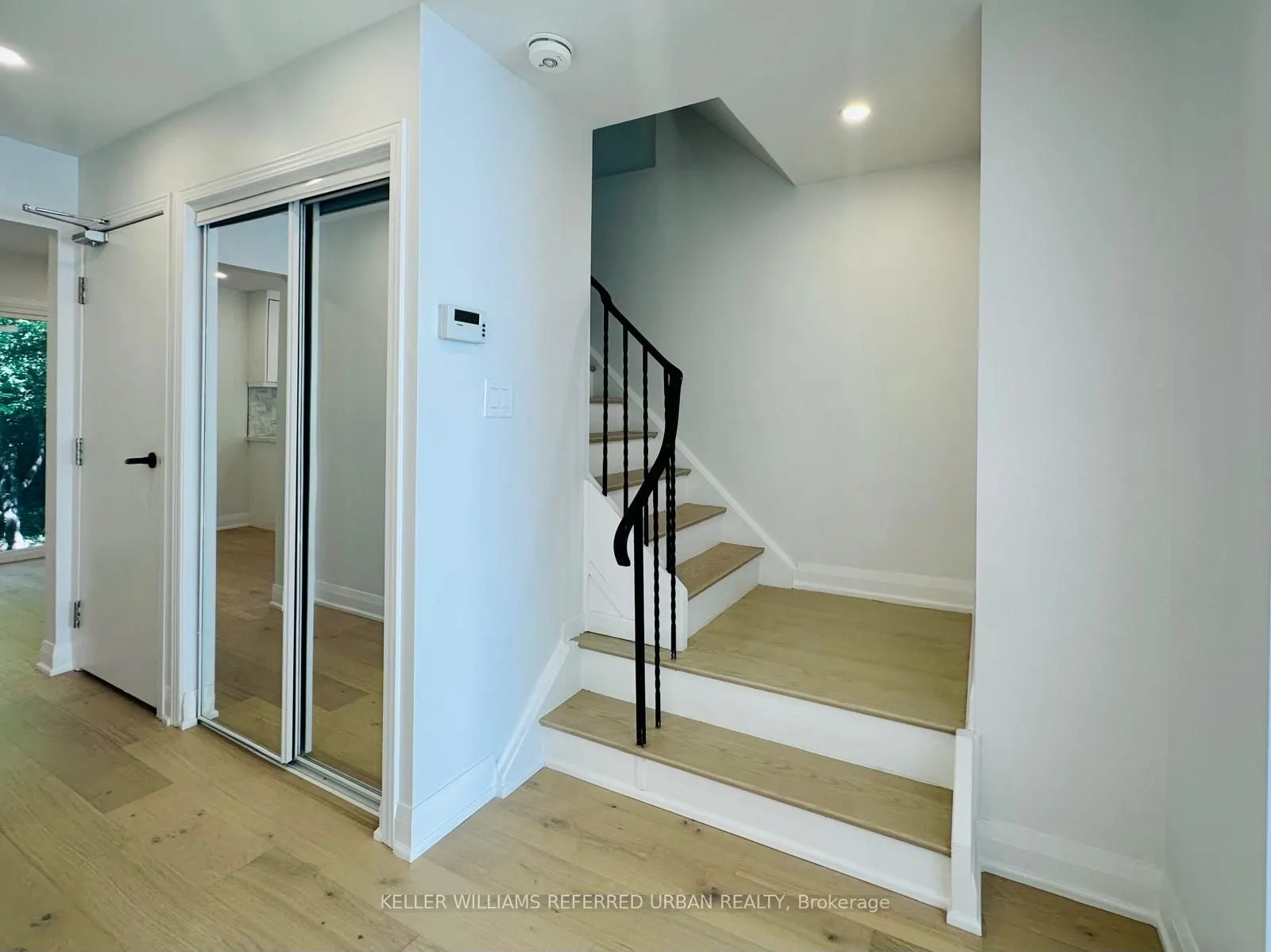 906 Marinet Crescent, #MAIN