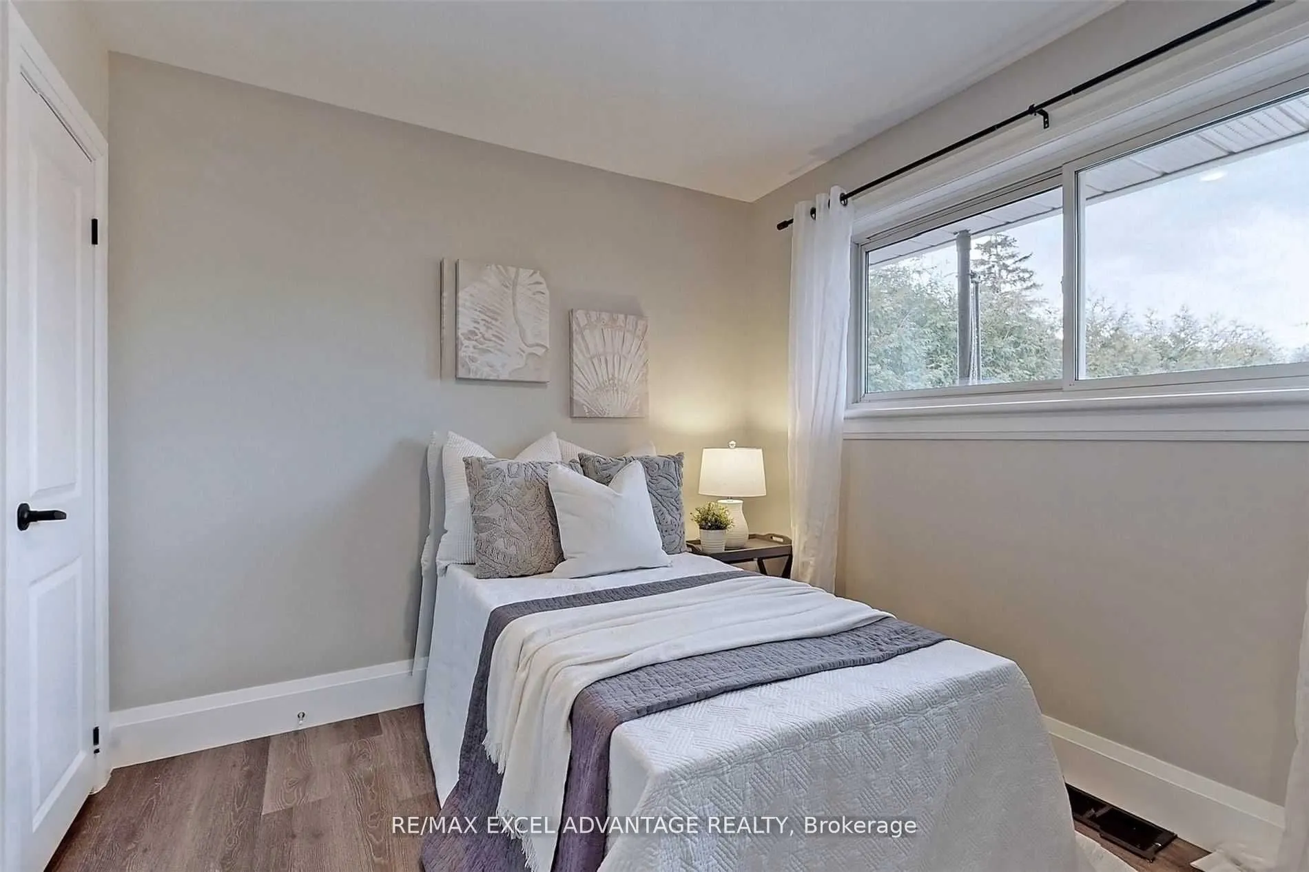 418 Nipigon Street, #Main