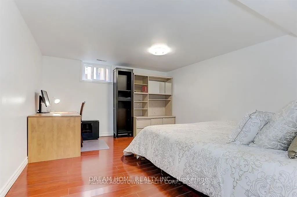 31 Lambeth Square, ##BSMT Room 1