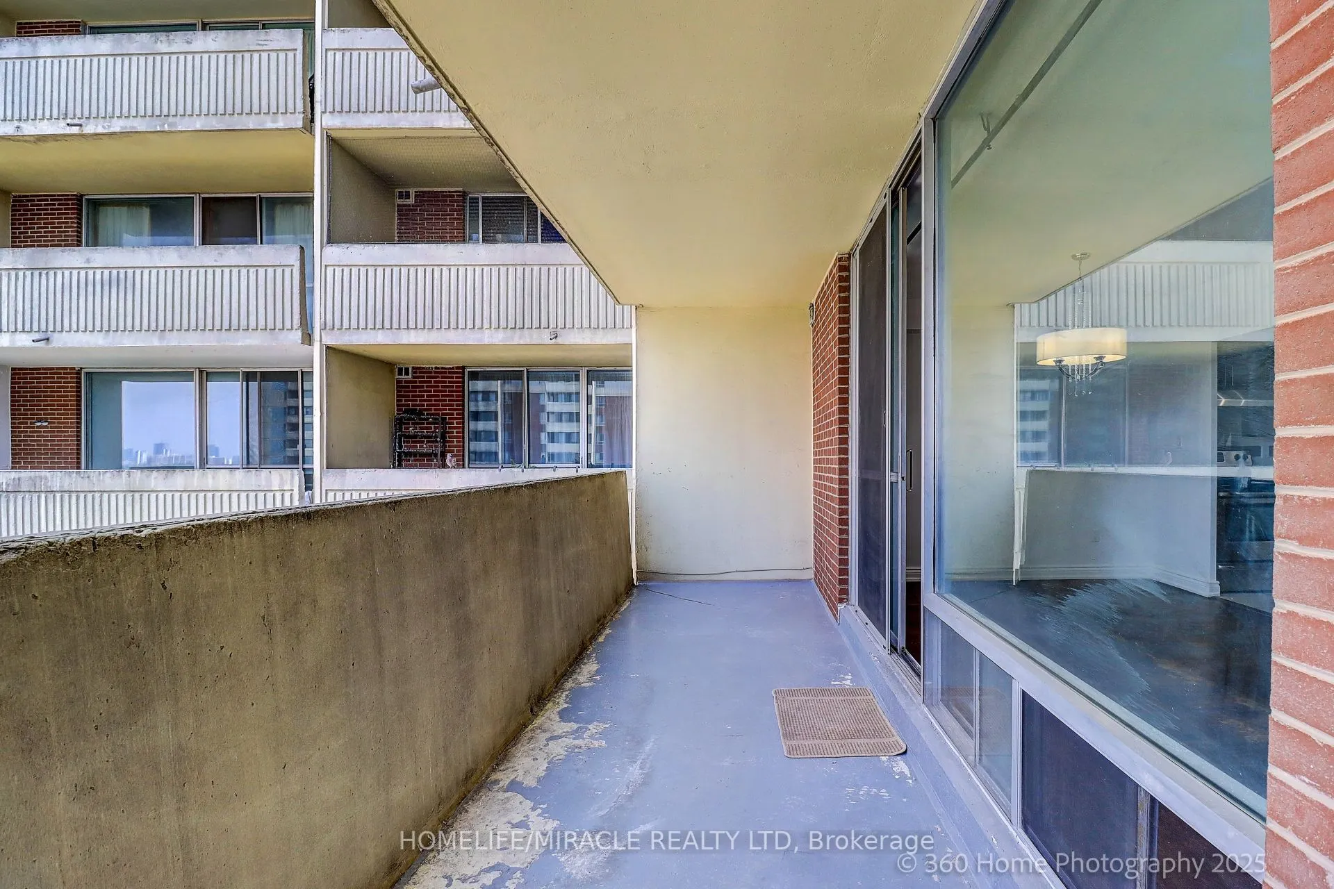 5 Massey Square, #1819