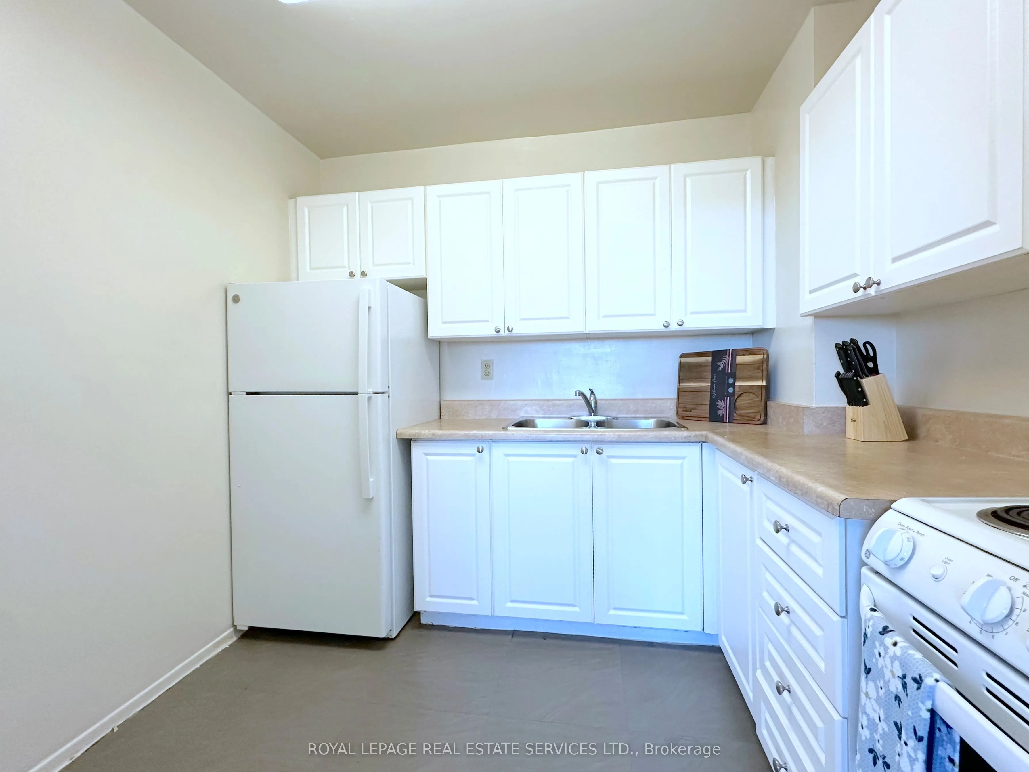 30 Denton Avenue, #1014