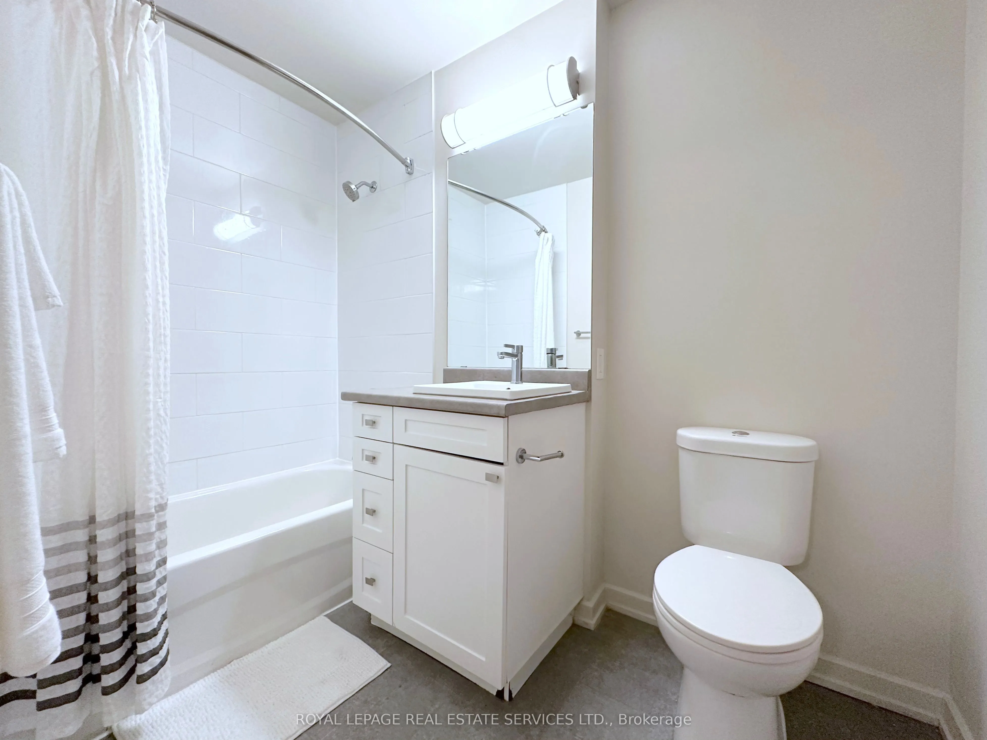 30 Denton Avenue, #115