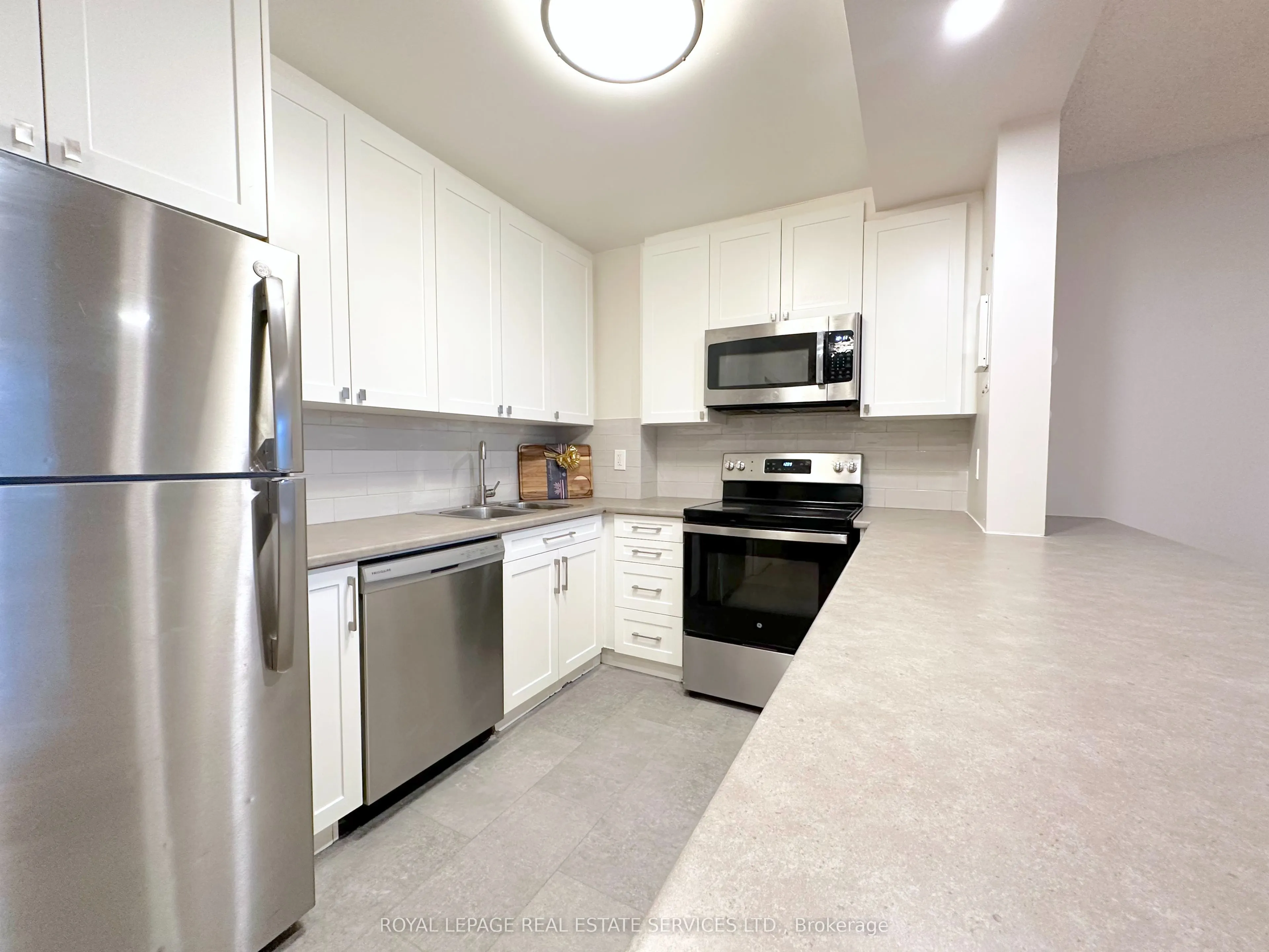 30 Denton Avenue, #115