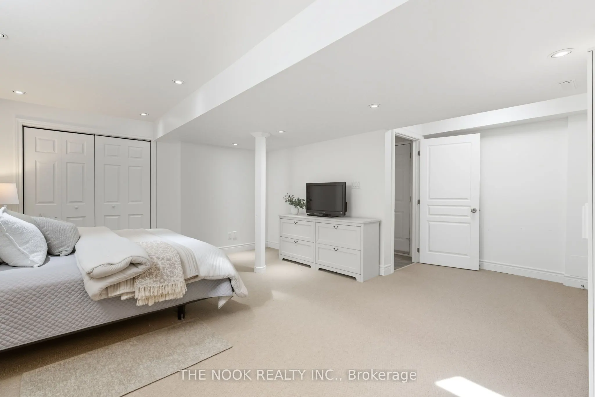 42 Bridle Court
