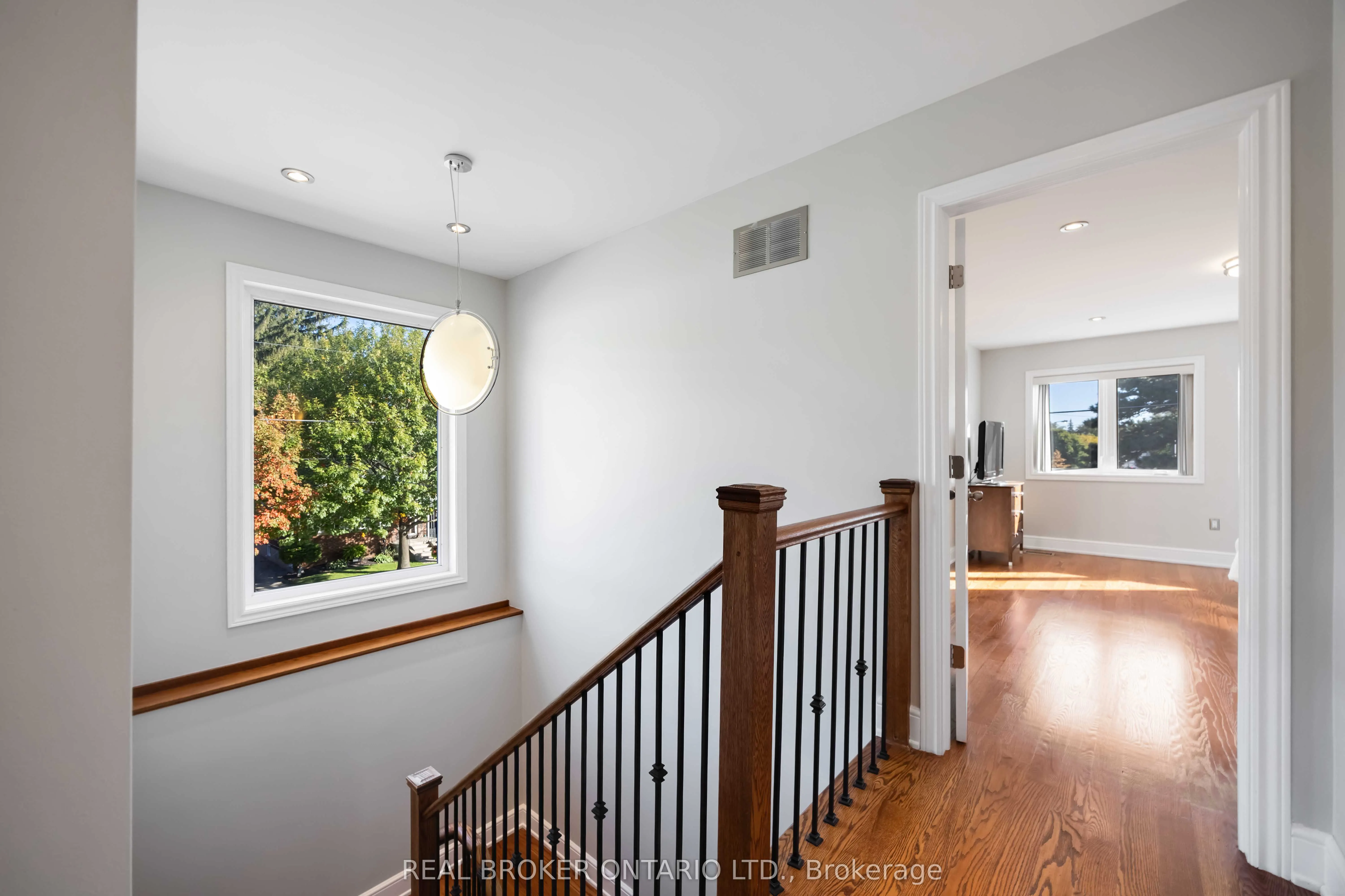 122 Cedarcrest Boulevard