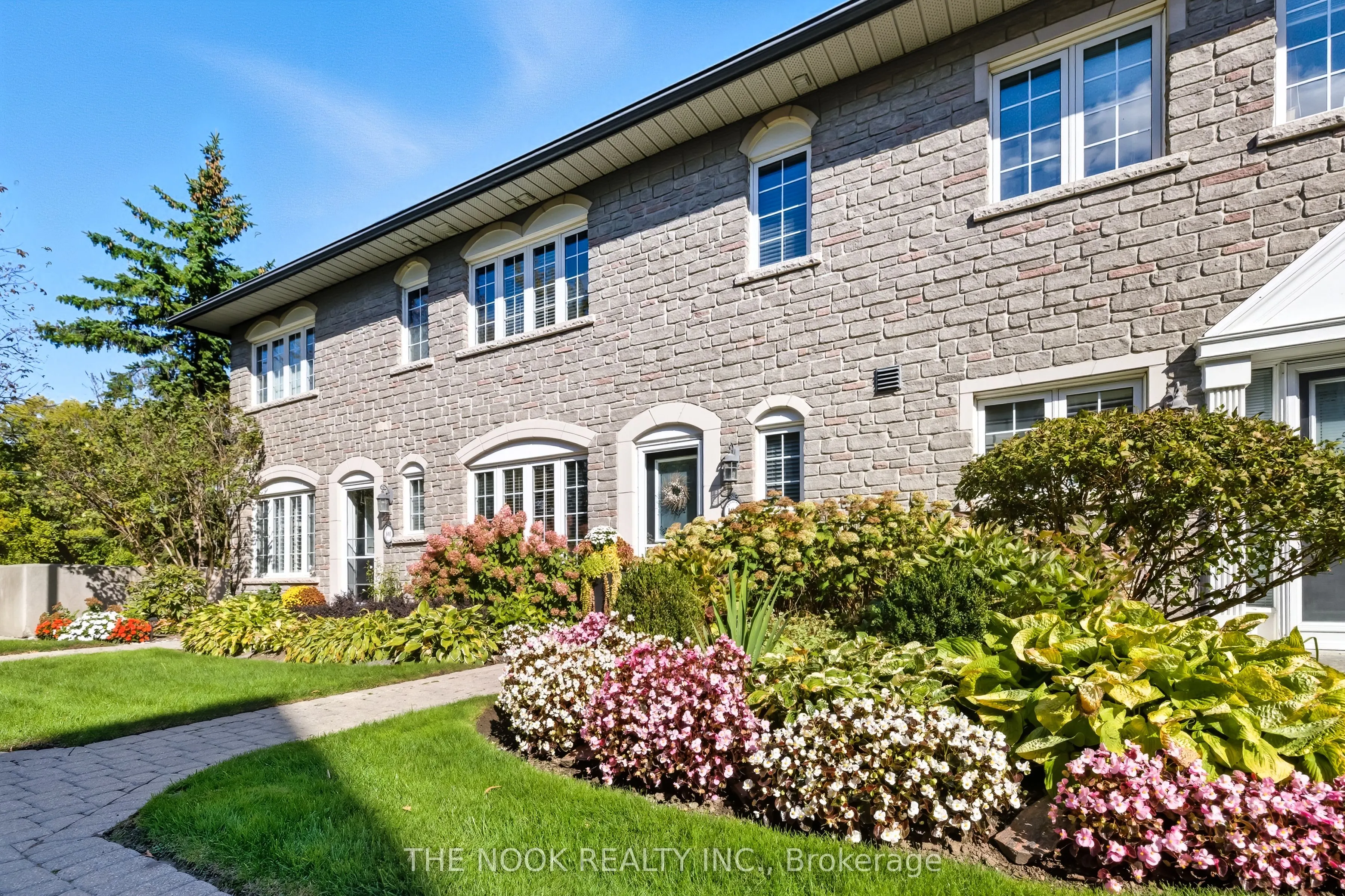 1995 Royal Road, #102