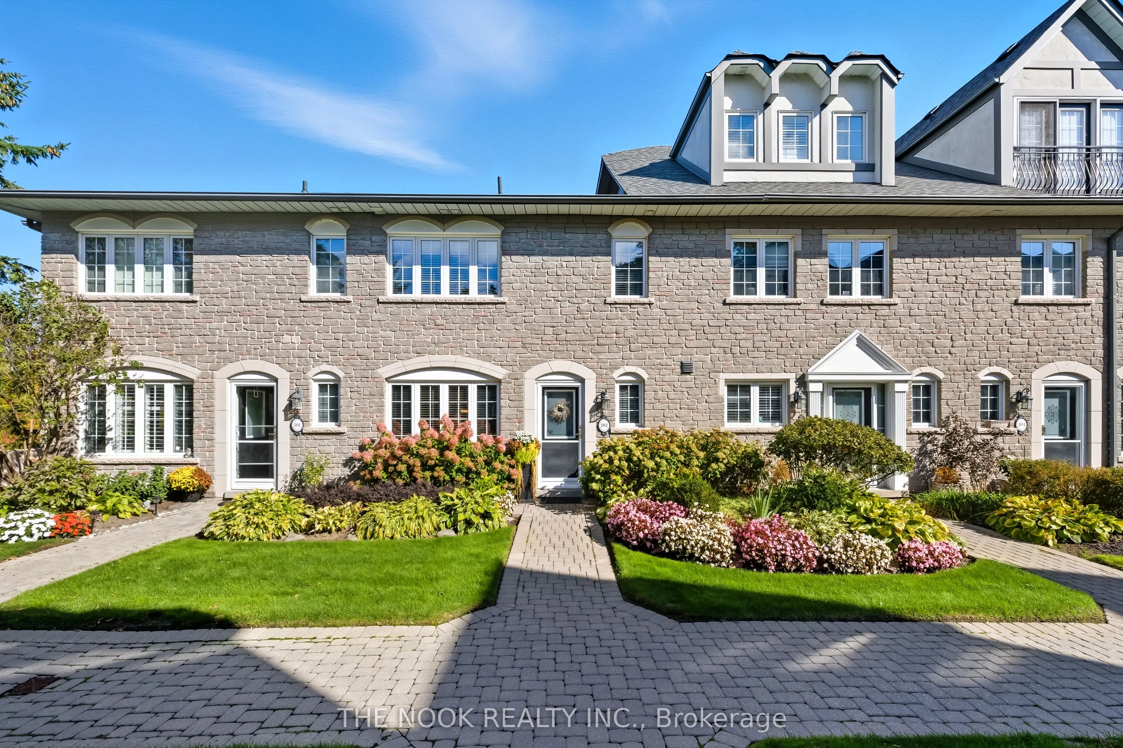 1995 Royal Road, #102