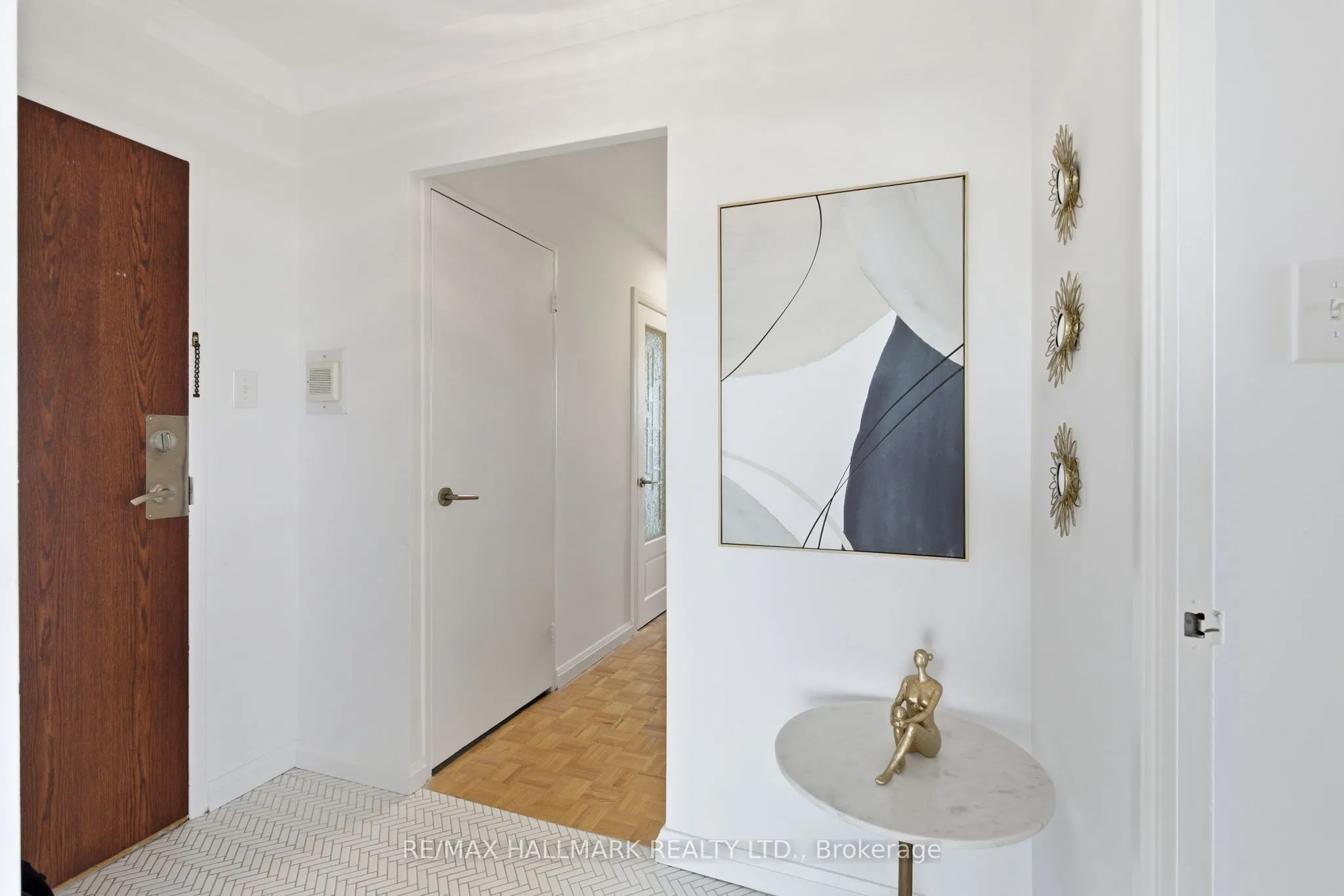980 Broadview Avenue, #802
