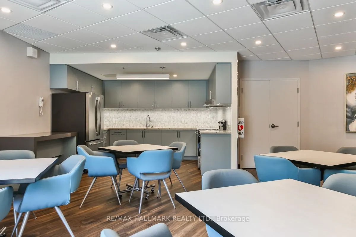 980 Broadview Avenue, #802