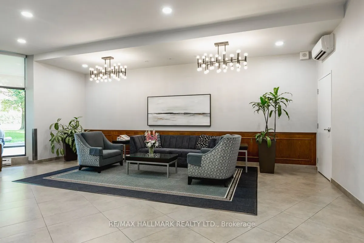 980 Broadview Avenue, #802