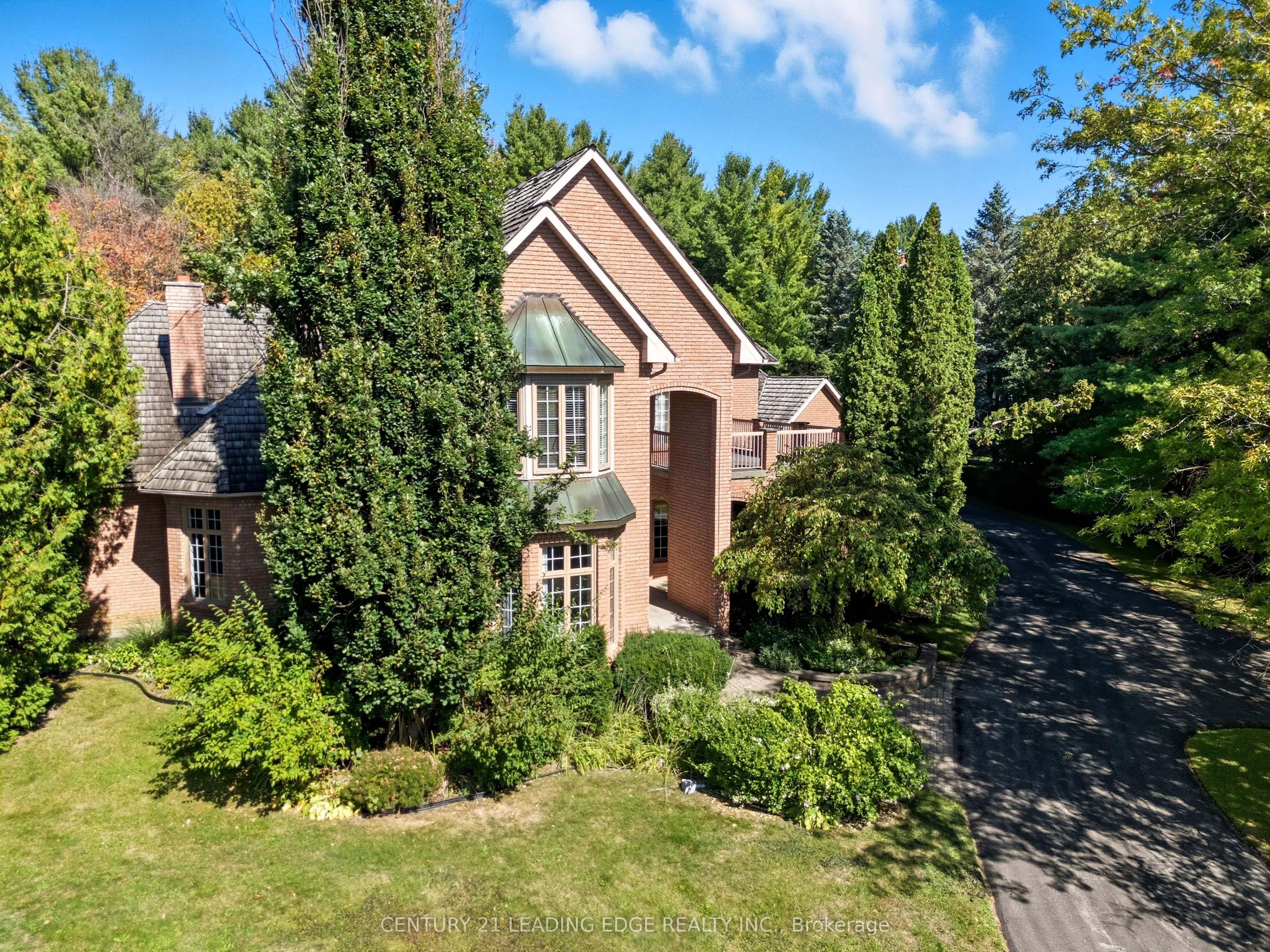 8 Bunhill Court