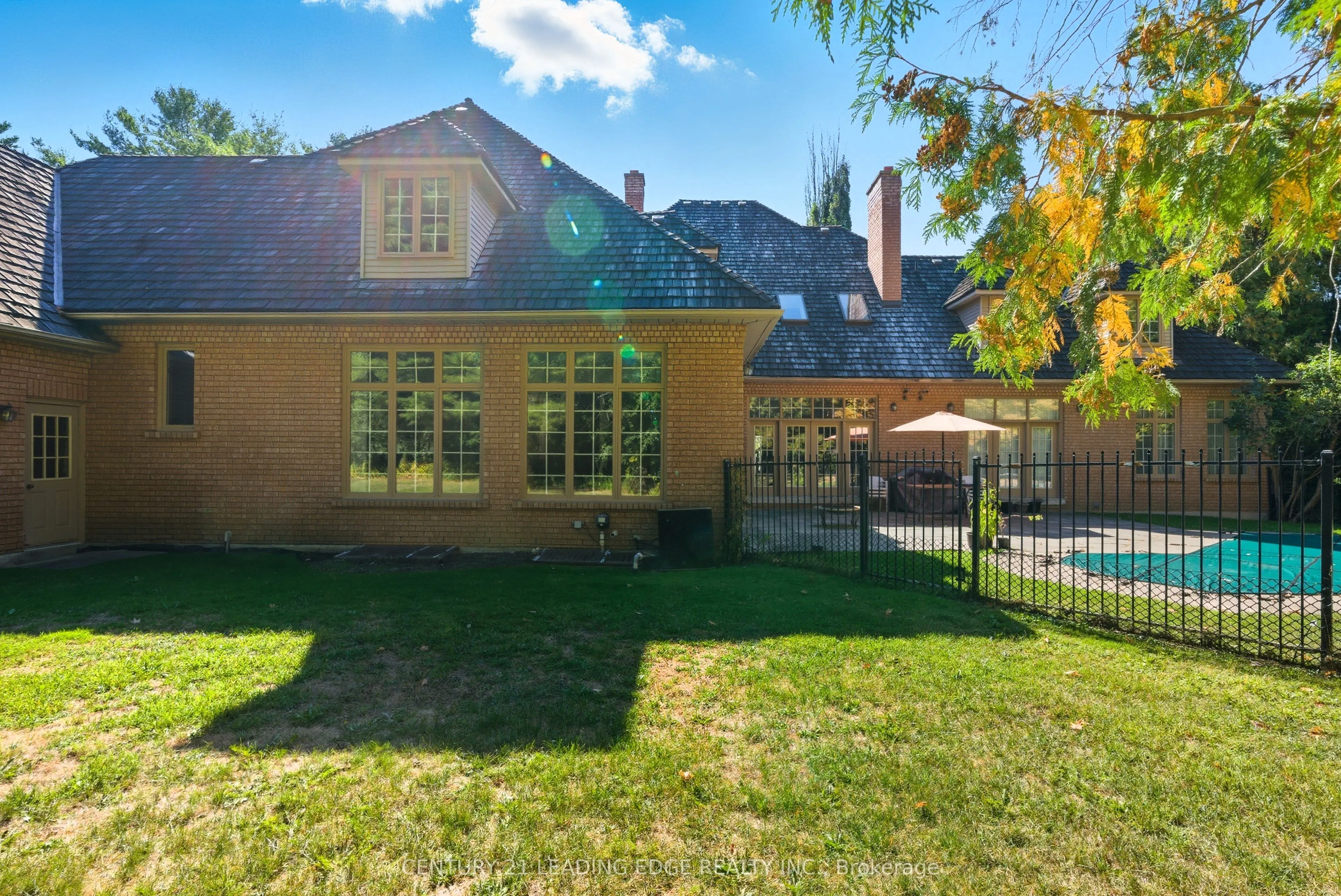 8 Bunhill Court