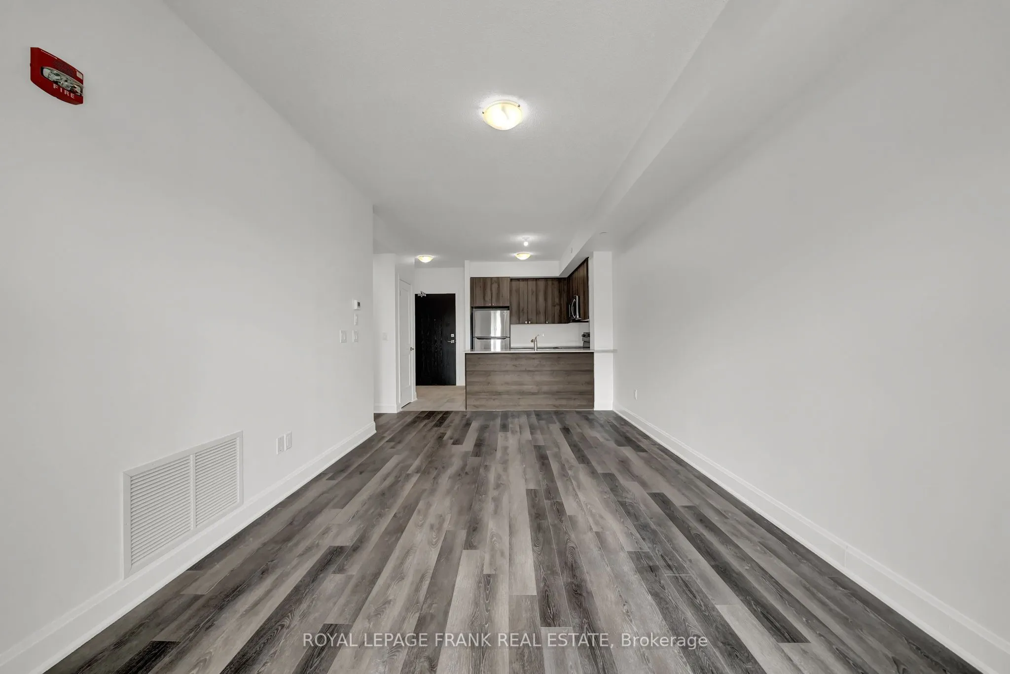 50 Lakebreeze Drive, #216