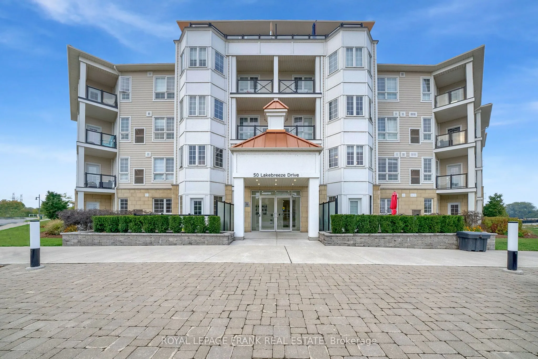 50 Lakebreeze Drive, #216