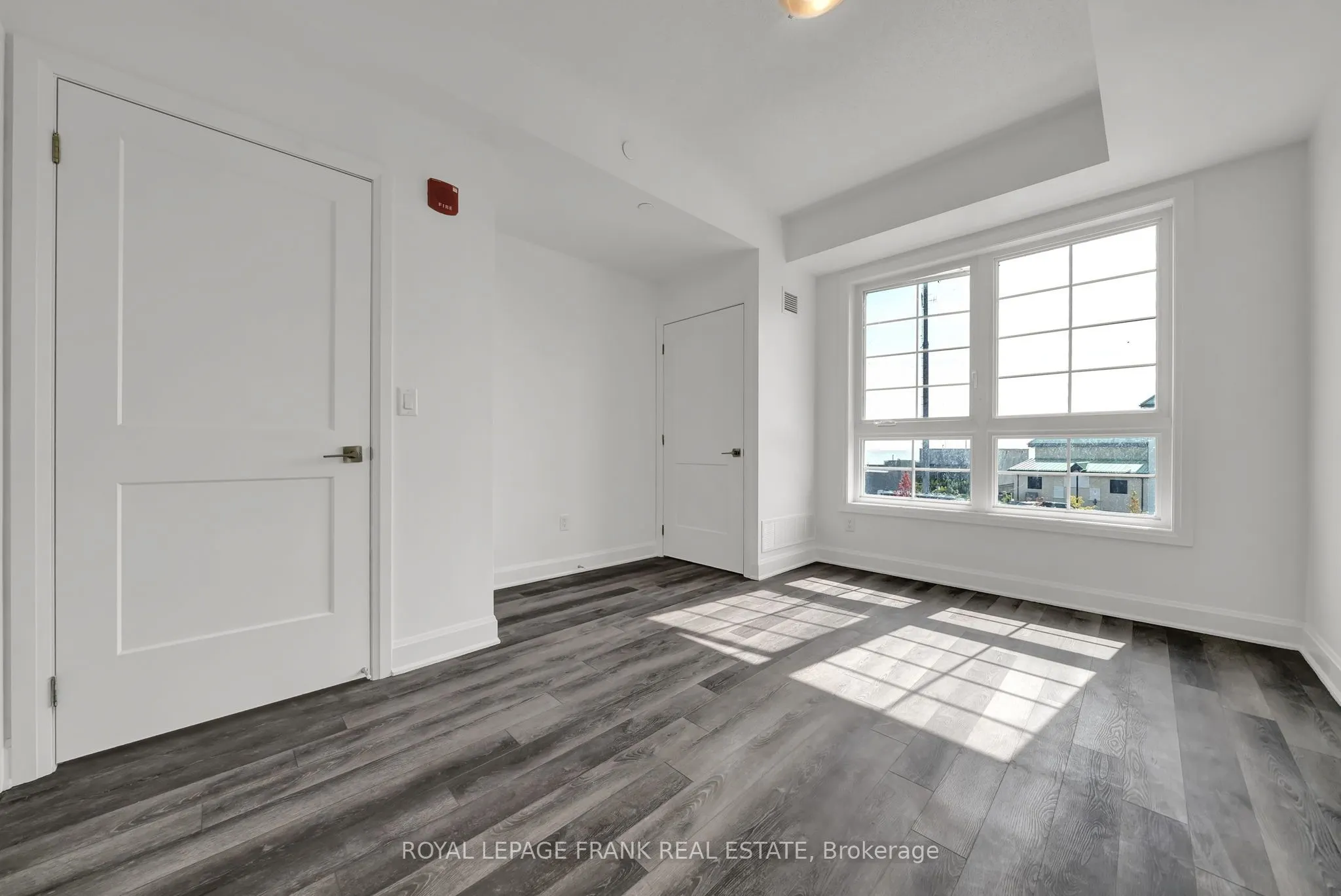50 Lakebreeze Drive, #216