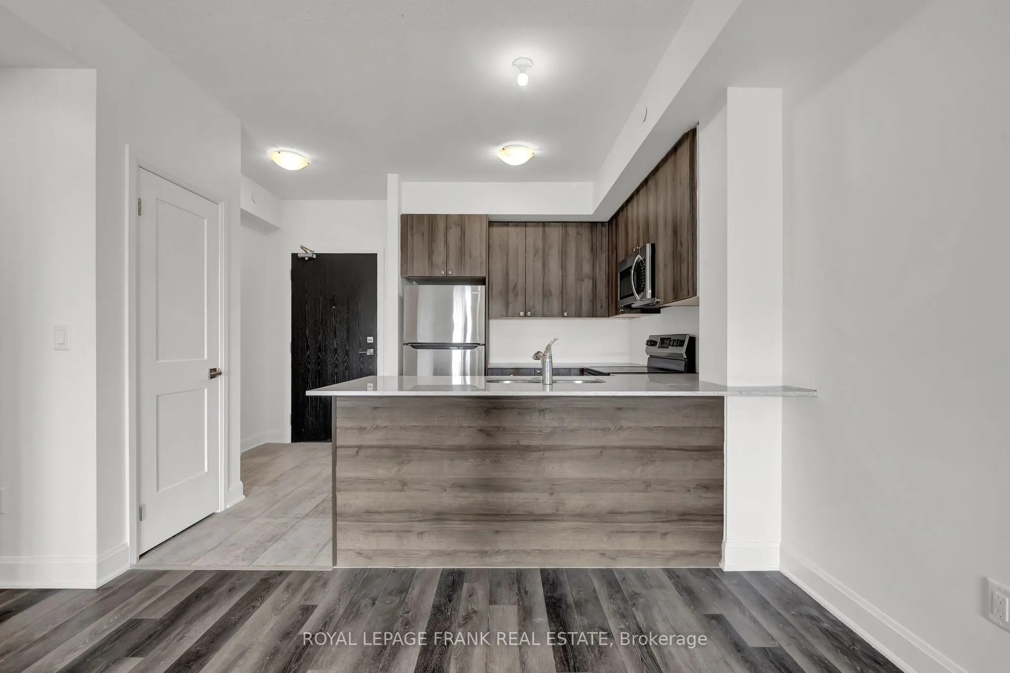 50 Lakebreeze Drive, #216