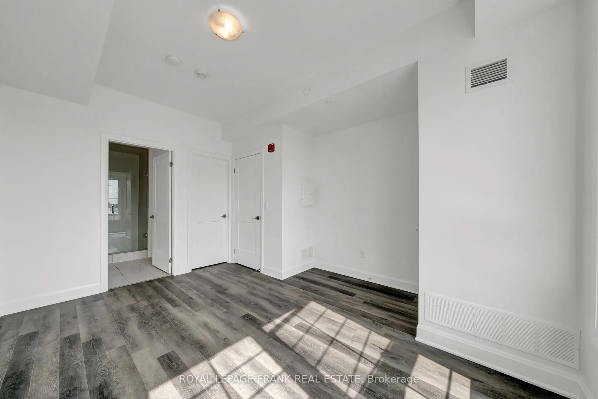 50 Lakebreeze Drive, #216