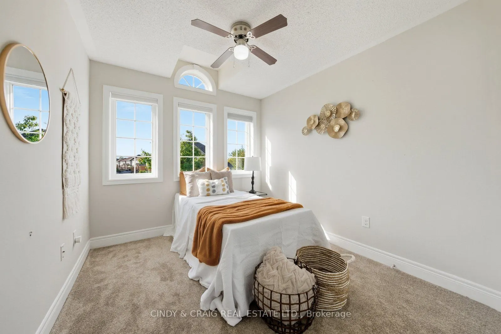 119 Dewell Crescent